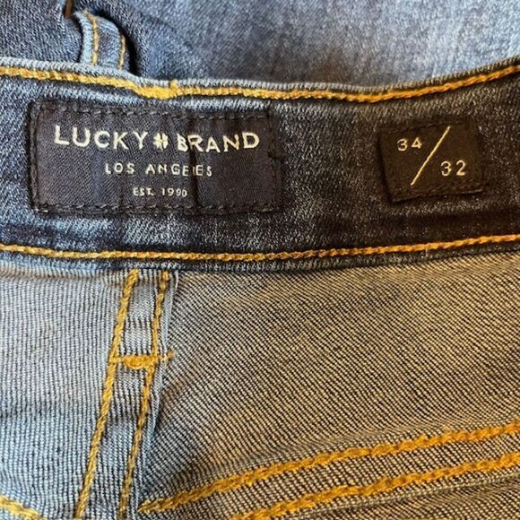 Lucky Brand Men's 221 Straight Jeans Darker wash faded thigh Size 34X32 - Picture 6 of 8